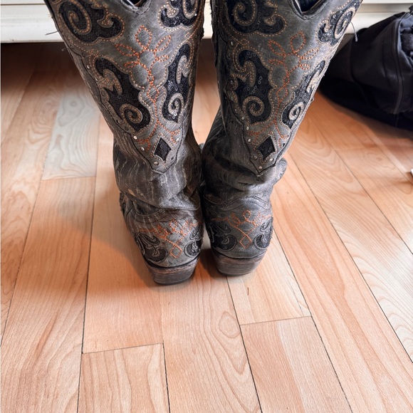 Corral Brown and Gray Embroidered Western Heeled Boots - Picture 3 of 5